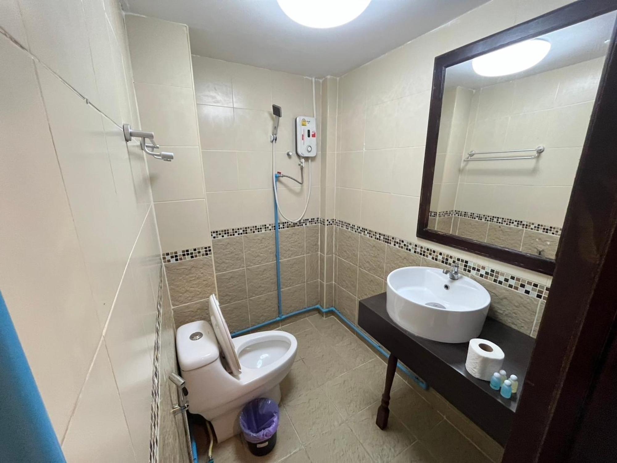 Pai Residence Hotel Chiang Mai Rum bild