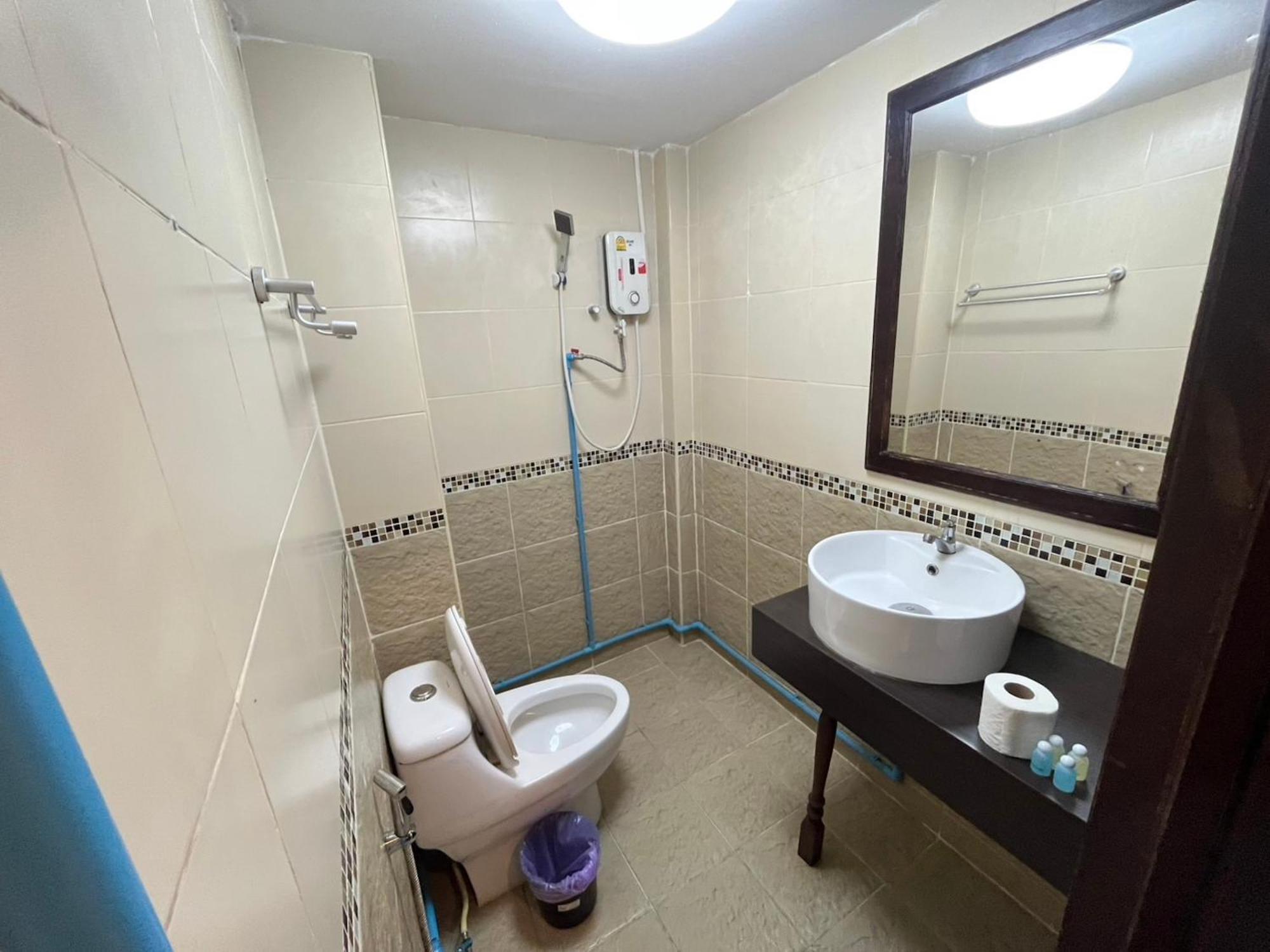 Pai Residence Hotel Chiang Mai Rum bild
