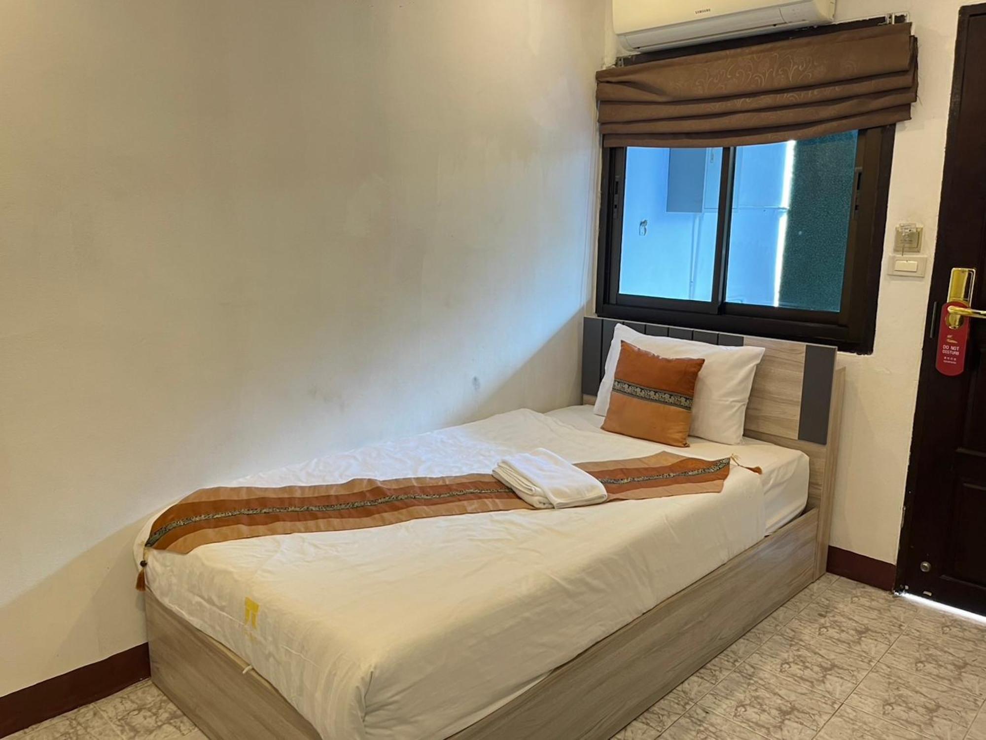 Pai Residence Hotel Chiang Mai Exteriör bild